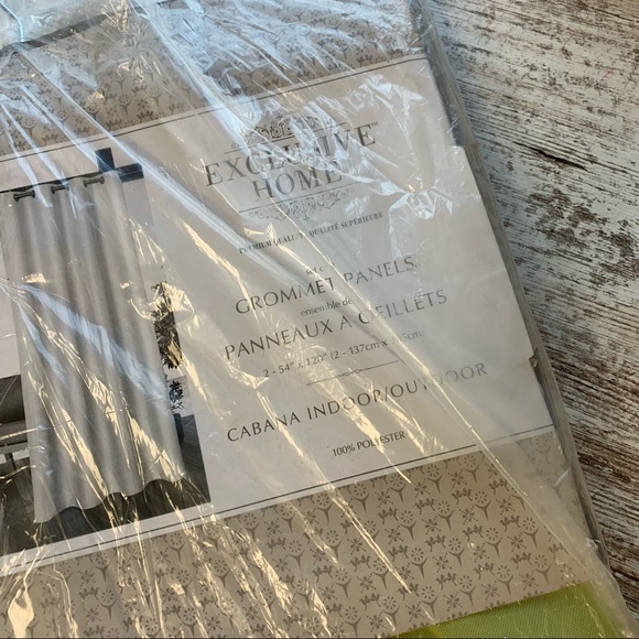 Denton Indoor Outdoor Curtain Panels Pair of 2 Kiwi Green 54 in x 120 in NEW NIP - Picture 8 of 12